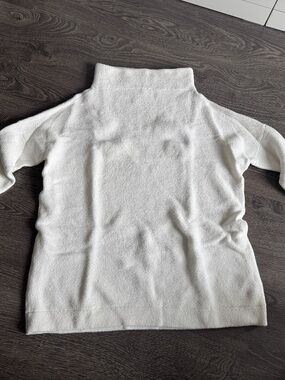 Free People Cream Turtleneck Sweater – Size XS